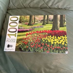 NIB Hinkler Mindbogglers 1000 piece Springtime Tulips puzzle
